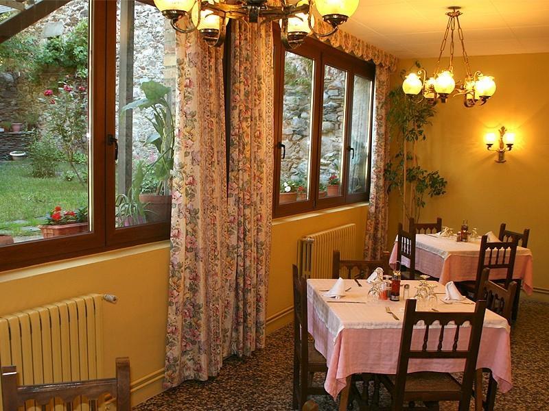 Fonda Agusti Hotell Esterri d'Àneu Exteriör bild